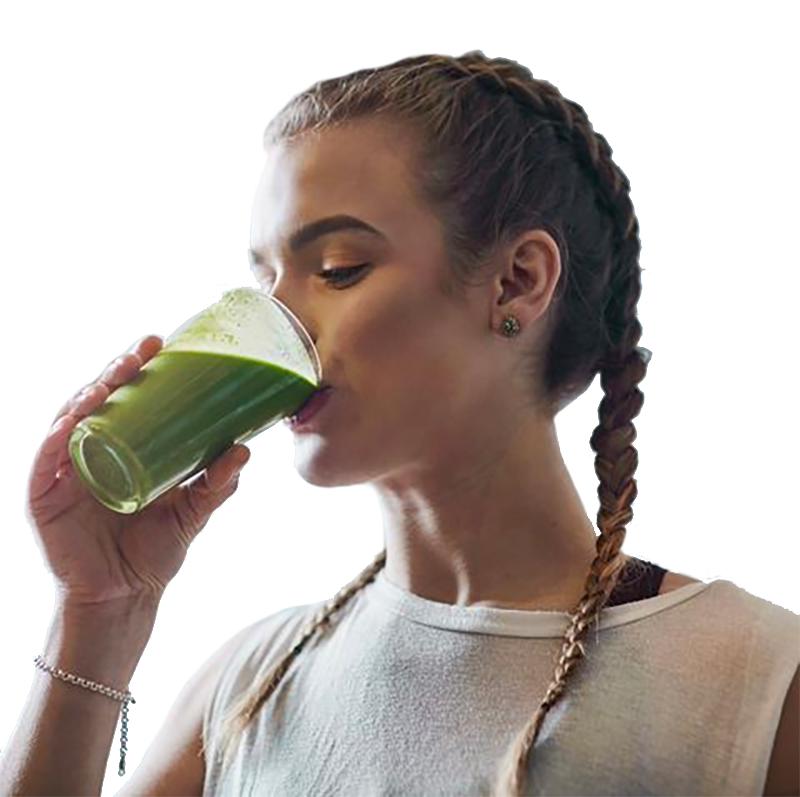 Woman drinking cintura Slim Green smoothie